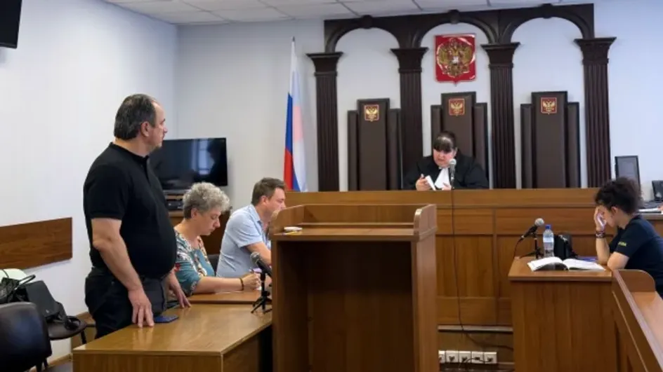 В Иванове судят директора УК за травму пенсионерки из-за наледи В Иванове судят директора УК за травму пенсионерки из-за наледи