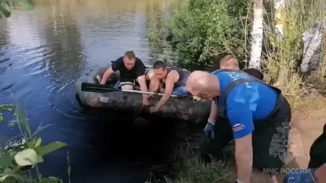 В Заволжске из озера было поднято тело мужчины