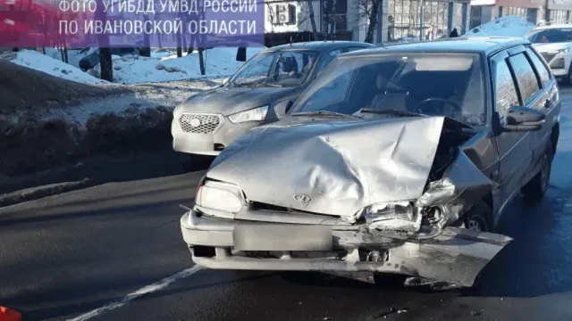 В Иванове рано утром пьяный водитель устроил ДТП с пострадавшими