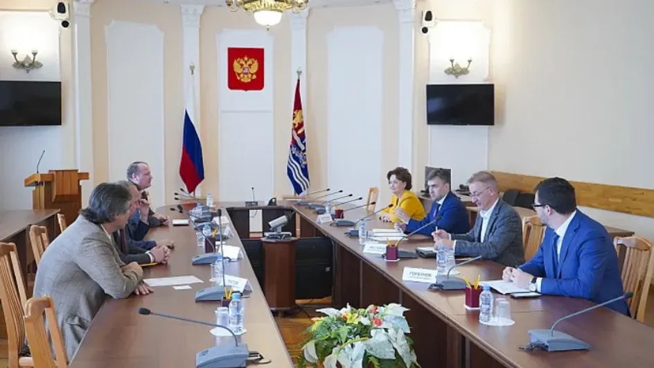 Станислав Воскресенский встретился с руководителями фракций облдумы Станислав Воскресенский встретился с руководителями фракций облдумы