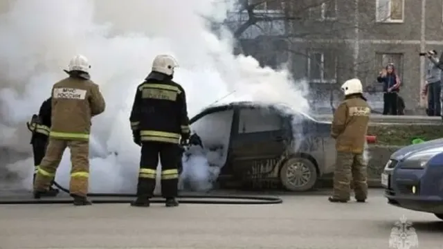 В Ново-Талицах на Пасху сгорел автомобиль