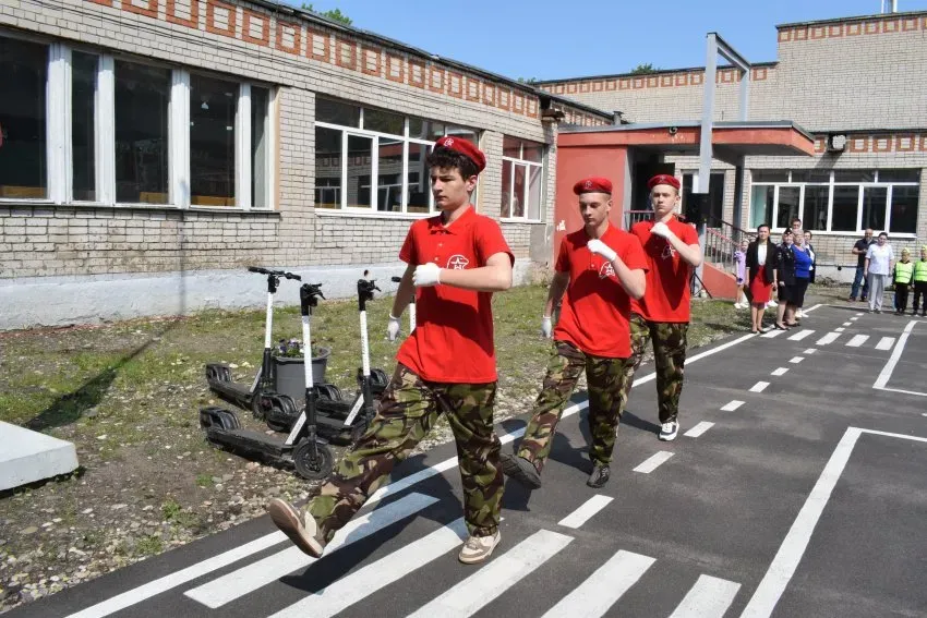 В Иванове юные инспектора движения повторили правила безопасности на дороге