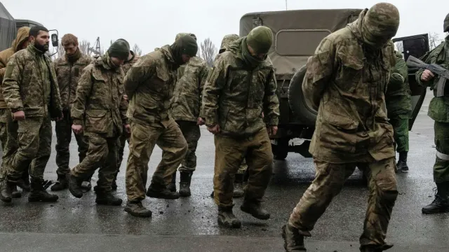ТАСС: Десятки бойцов ВСУ сдались в плен, воспользовавшись радиоволной «Волга»