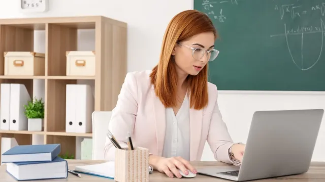 Учителя добились своего! Когда поднимут зарплаты?