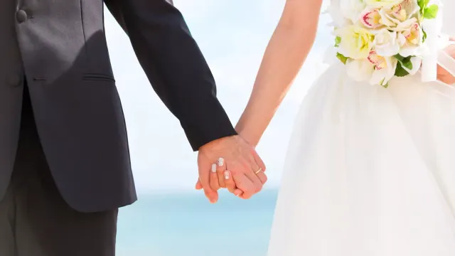 Брак по расчету: Россияне только за?