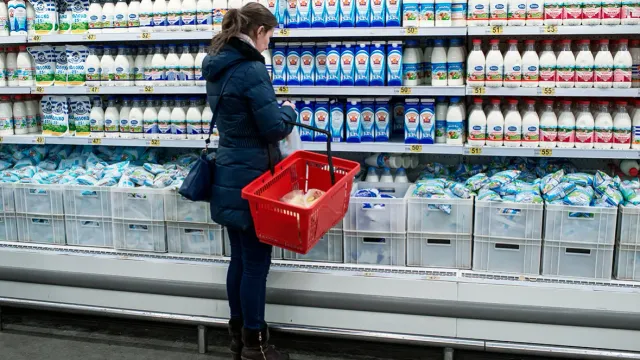Молоко почти даром: Скорее в магазин!