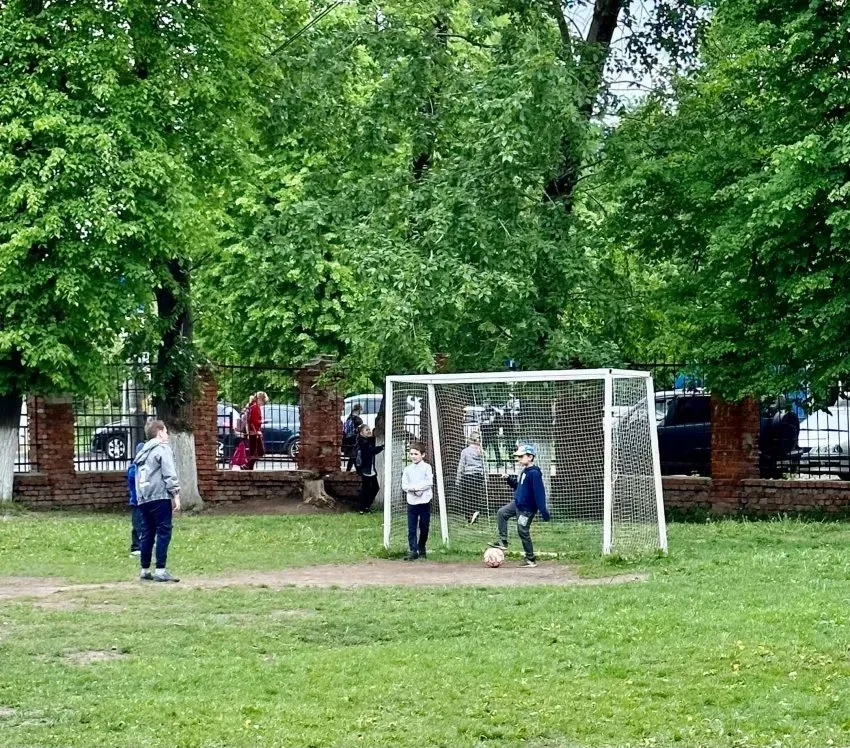 В школе 55 областного центра планируется обустройство спортивной площадки