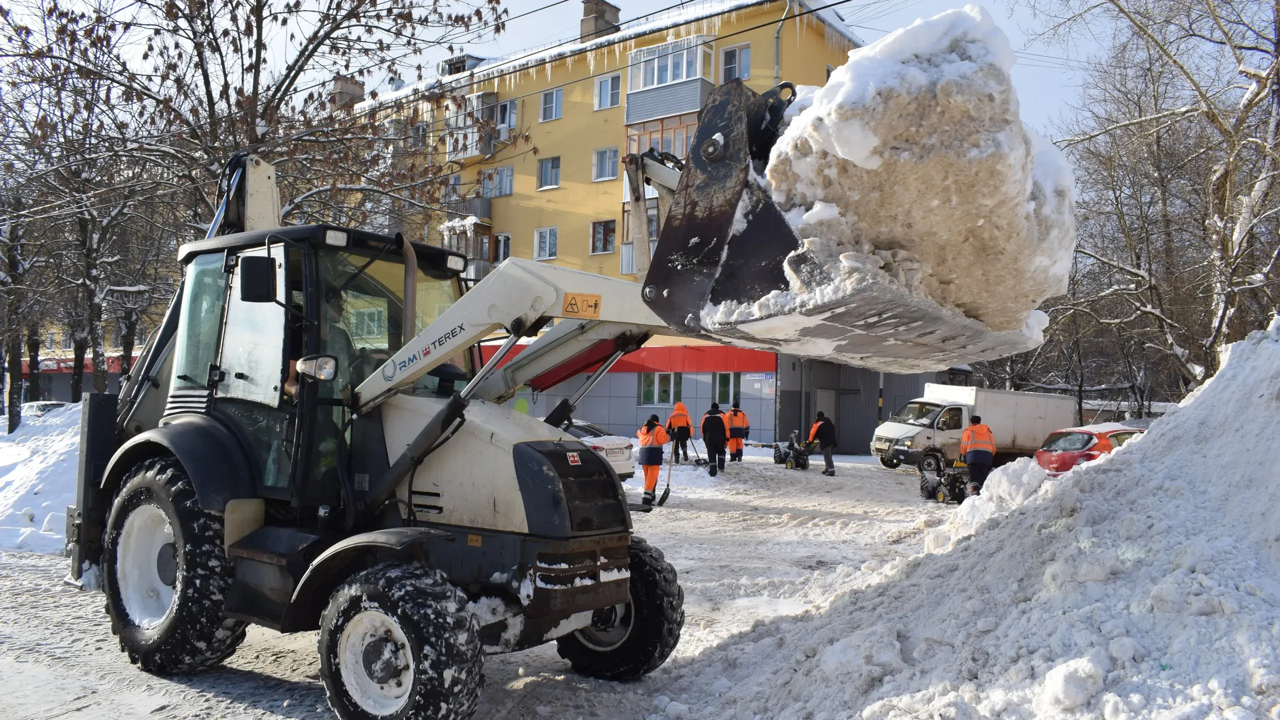 За ночь из Иванова спецтехника вывезла 2678 кубометров снега