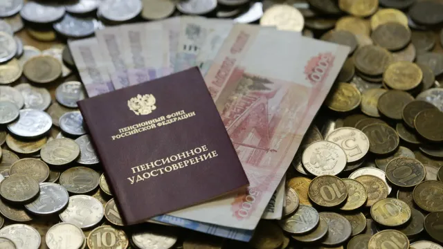 Женщины страдают: Пенсии меньше мужчких!