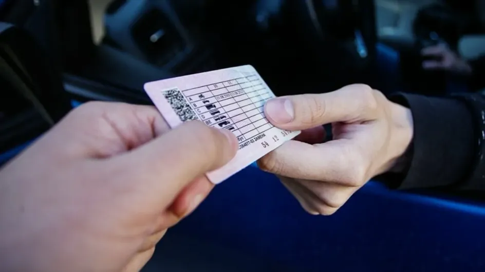 Жителя Тейкова обвинили в покупке поддельного водительского удостоверения