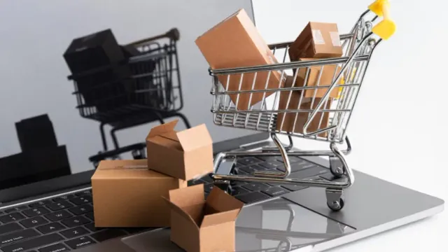 Россияне в панике: Никаких зарубежных товаров!