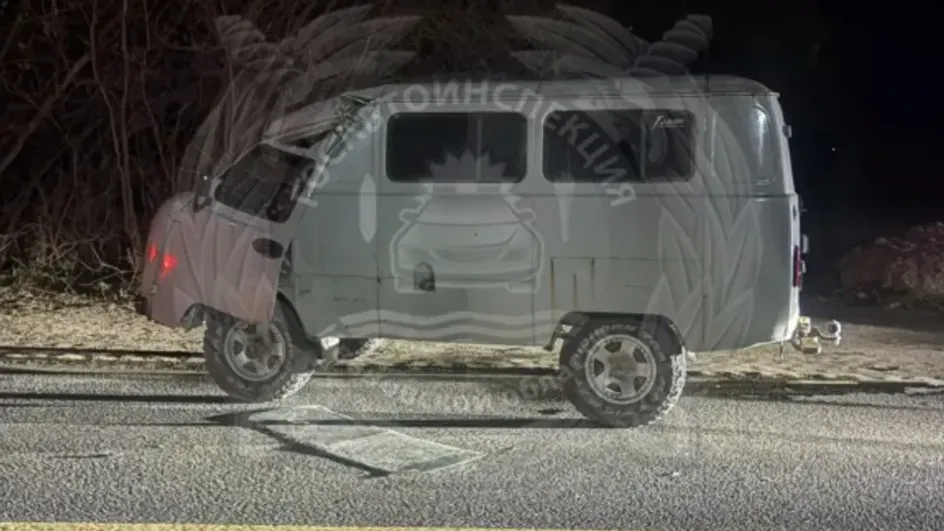 В Ивановской области «УАЗ» врезался в грузовик: двое госпитализированы