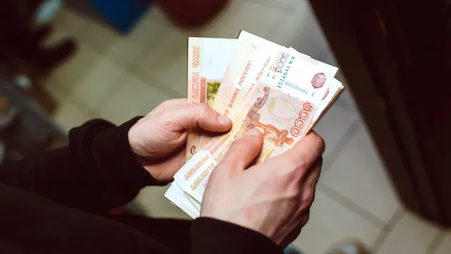 Зарплаты, пенсии, пособия: В России всё растёт!