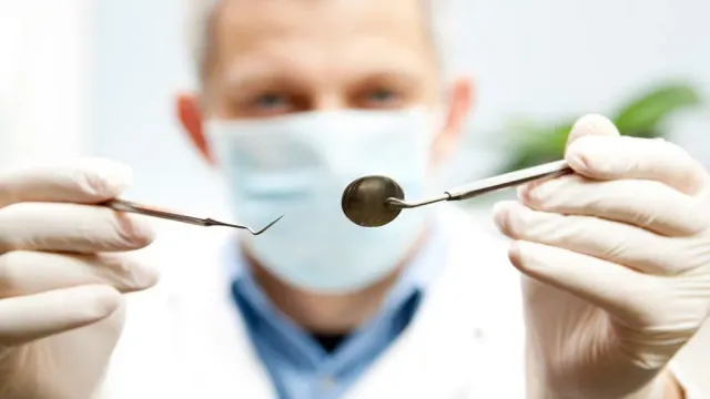 Стоматологи снова богатеют: Что у россиян с зубами?