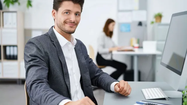 Работа мечты: Где заработать 100 тысяч прямо сейчас?