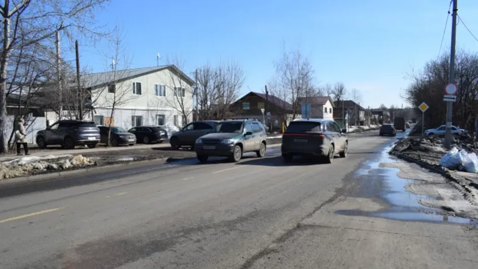 Глава Иванова Максим Комиссаров проверил дорогу на 1-й Лагерной