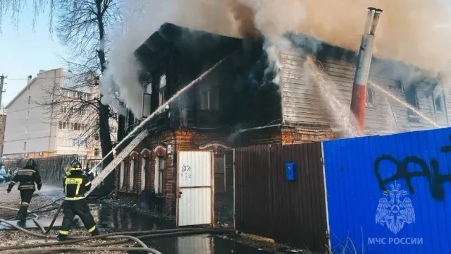 На ул. Красногвардейской в Иванове вечером 20 апреля сгорел двухэтажный дом