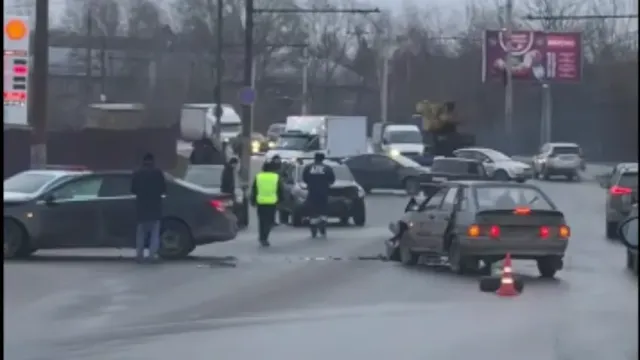 На улице Смирнова в Иванове гололед привел к грандиозному ДТП