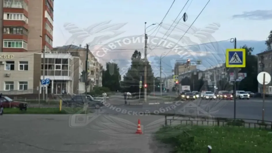 В Иванове электросамокатчик сбил на тротуаре женщину и сбежал