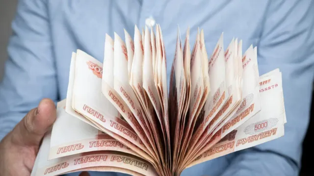 Зарплаты летят вверх: Бизнес готов на всё!