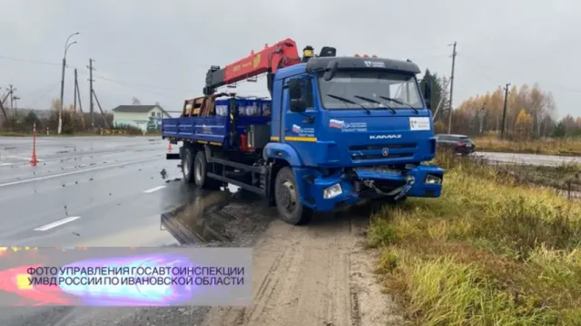 В Лежневском районе иномарка врезалась в «КАМАЗ»