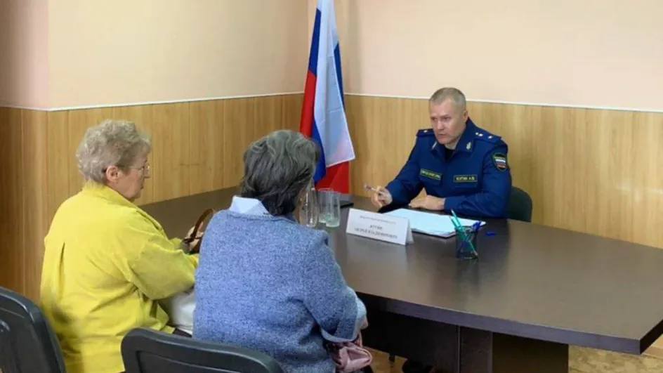 Жители Юрьевецкого района пожаловались Андрею Жугину на дороги и ЖКХ Жители Юрьевецкого района пожаловались Андрею Жугину на дороги и ЖКХ