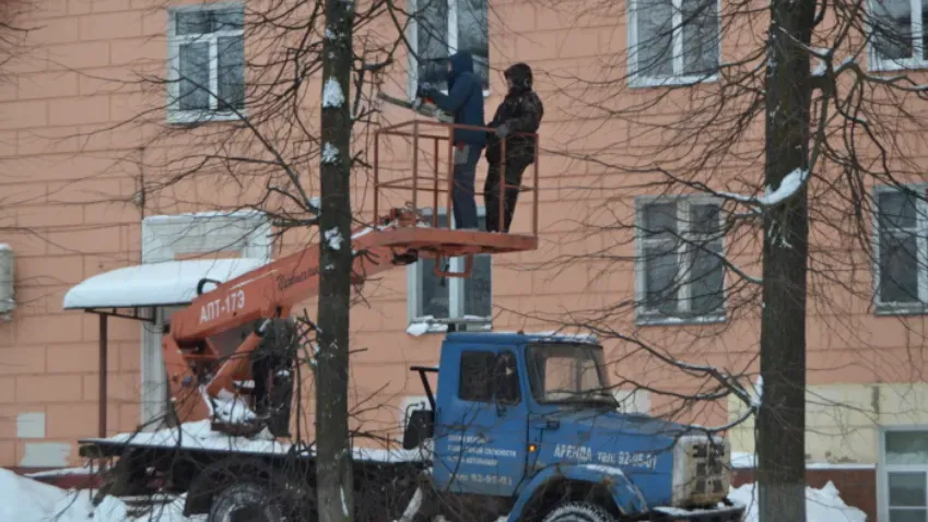 В Иванове началась санитарная обрезка деревьев