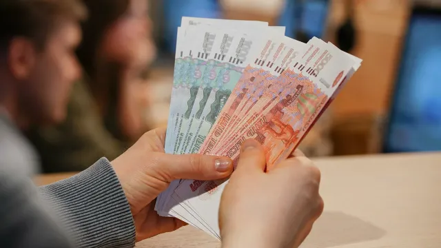 Заплатили больше? Не спеши всё тратить!