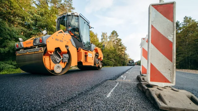 Дорогу в Ивановской области обновляют с применением новых технологий