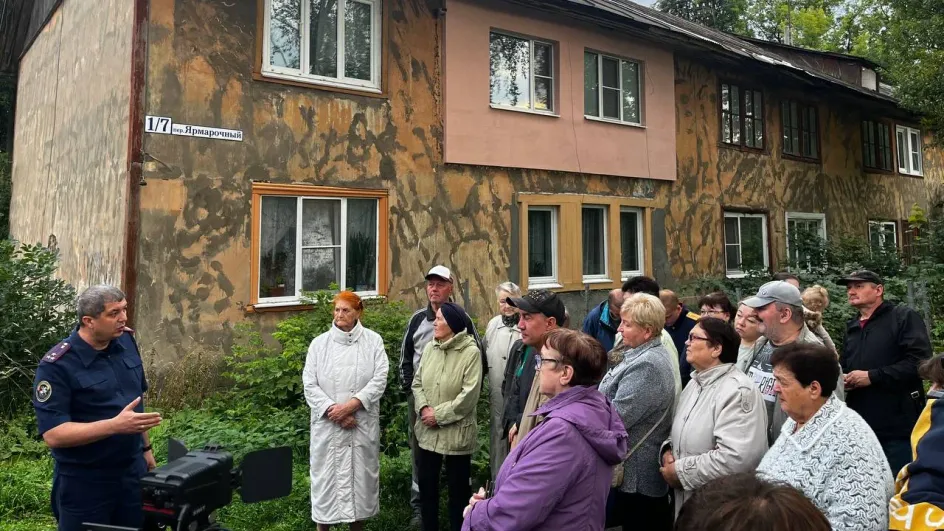 Ивановцы пожаловались главе следкома на жизнь в столетних домах Ивановцы пожаловались главе следкома на жизнь в столетних домах