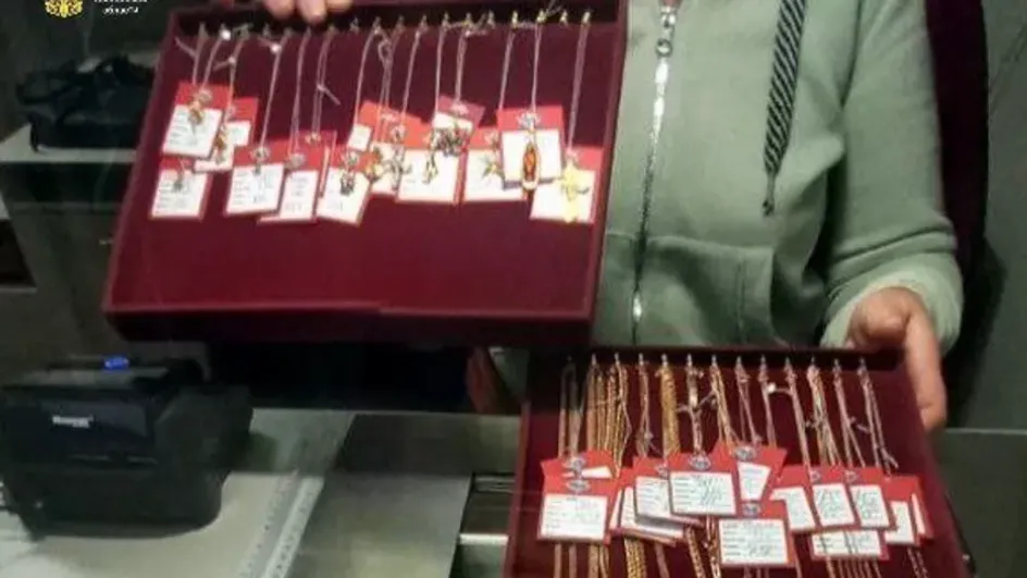 Ивановский ломбард наказали за нелегальную продажу украшений Ивановский ломбард наказали за нелегальную продажу украшений