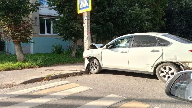 В центре Иванова столкнулись сразу три автомобиля