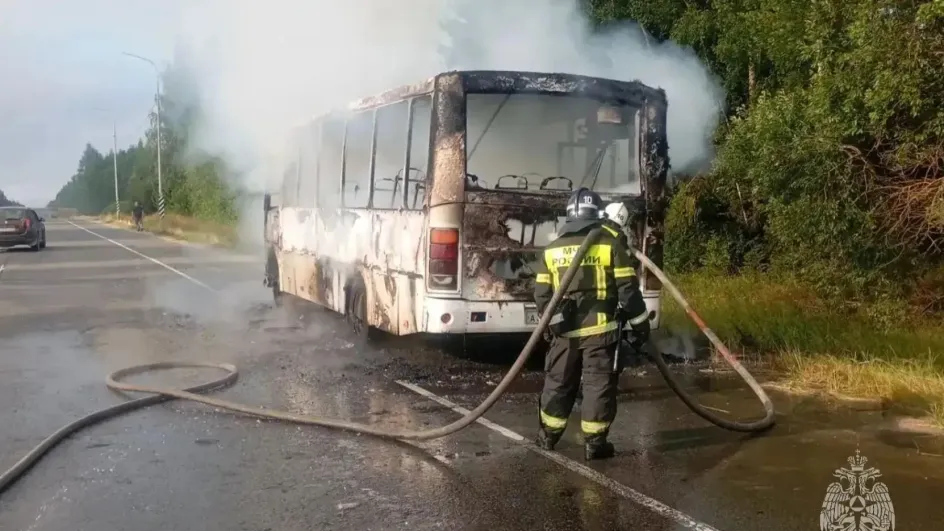 В Фурмановском районе сгорел автобус «ПАЗ»