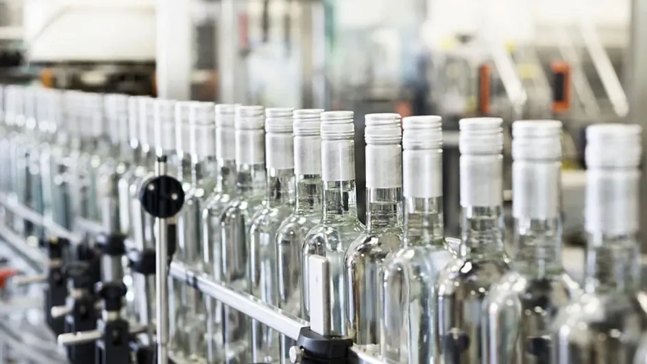 Россияне практически перестали пить водку