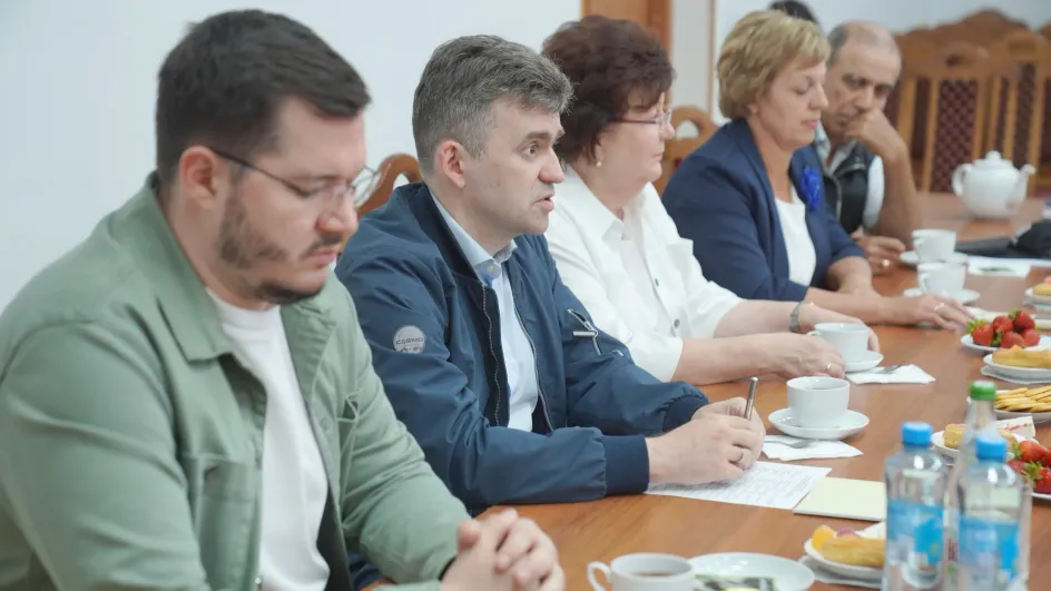 Воскресенский обсудил развитие Комсомольского района с депутатами Воскресенский обсудил развитие Комсомольского района с депутатами