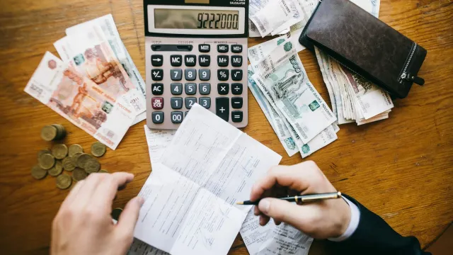 Женщинам плевать на долги: Почему они не платят?