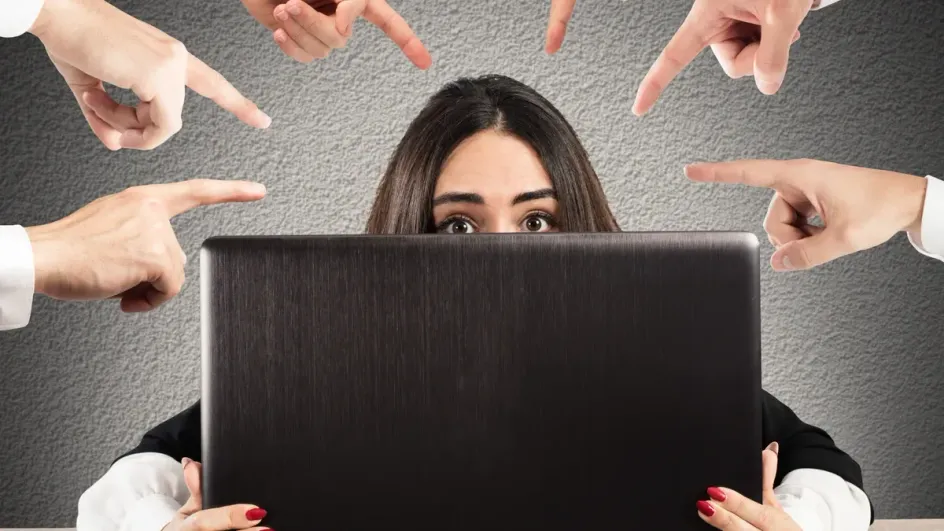 Россиянам рассказали, как снизить риск штрафа за мат в интернете Россиянам рассказали, как снизить риск штрафа за мат в интернете