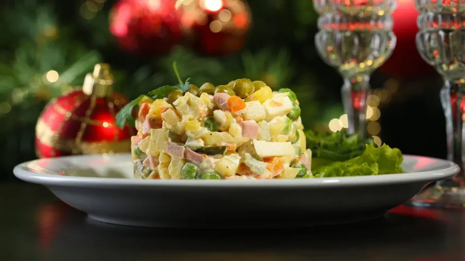 Стало известно, сколько будут стоить салаты россиян на Новый год Стало известно, сколько будут стоить салаты россиян на Новый год