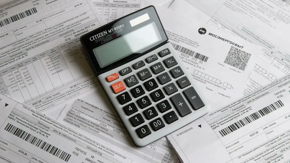 Россияне рассказали, сколько сейчас платят за ЖКХ