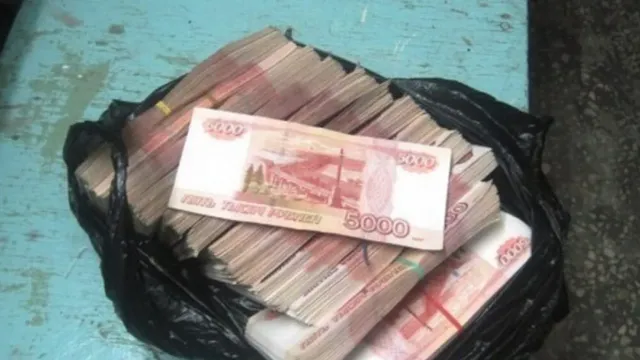 В Иванове пенсионер отдал мошенникам 2,7 млн рублей в черном пакете