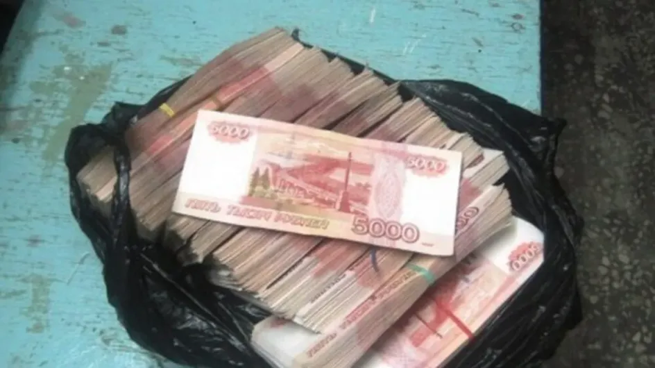 В Иванове пенсионер отдал мошенникам 2,7 млн рублей в черном пакете