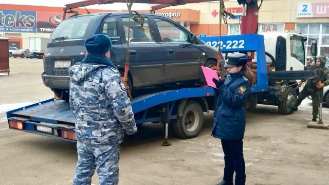 В Иванове мужчина из-за долгов остался без иномарки