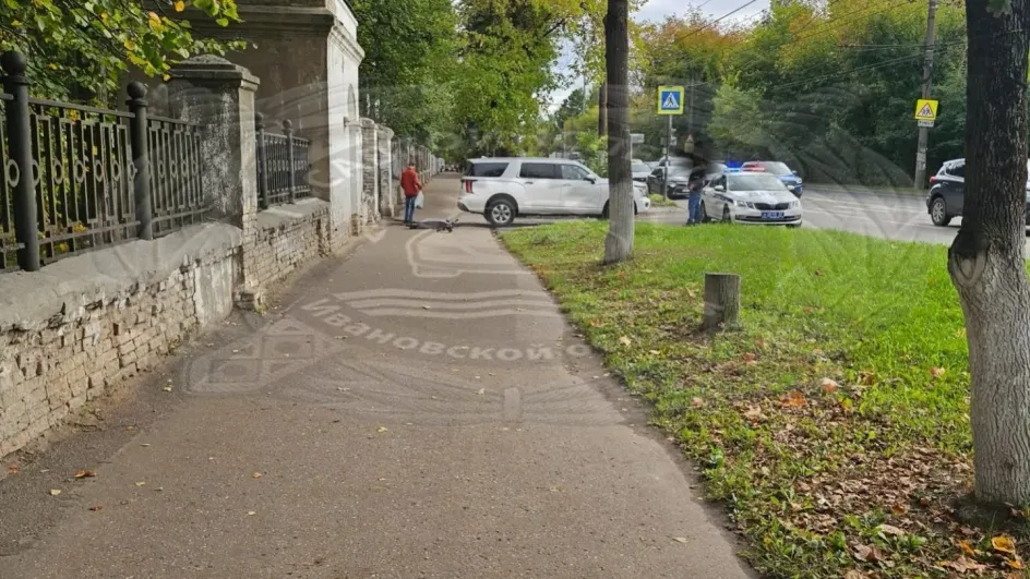 Женщина на иномарке в Иванове сбила 12-летнюю электросамокатчицу Женщина на иномарке в Иванове сбила 12-летнюю электросамокатчицу