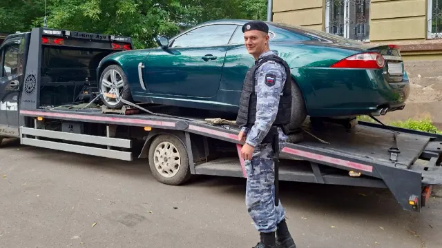В Иванове мужчина заплатил налоги и штрафы только после арест его Jaguar